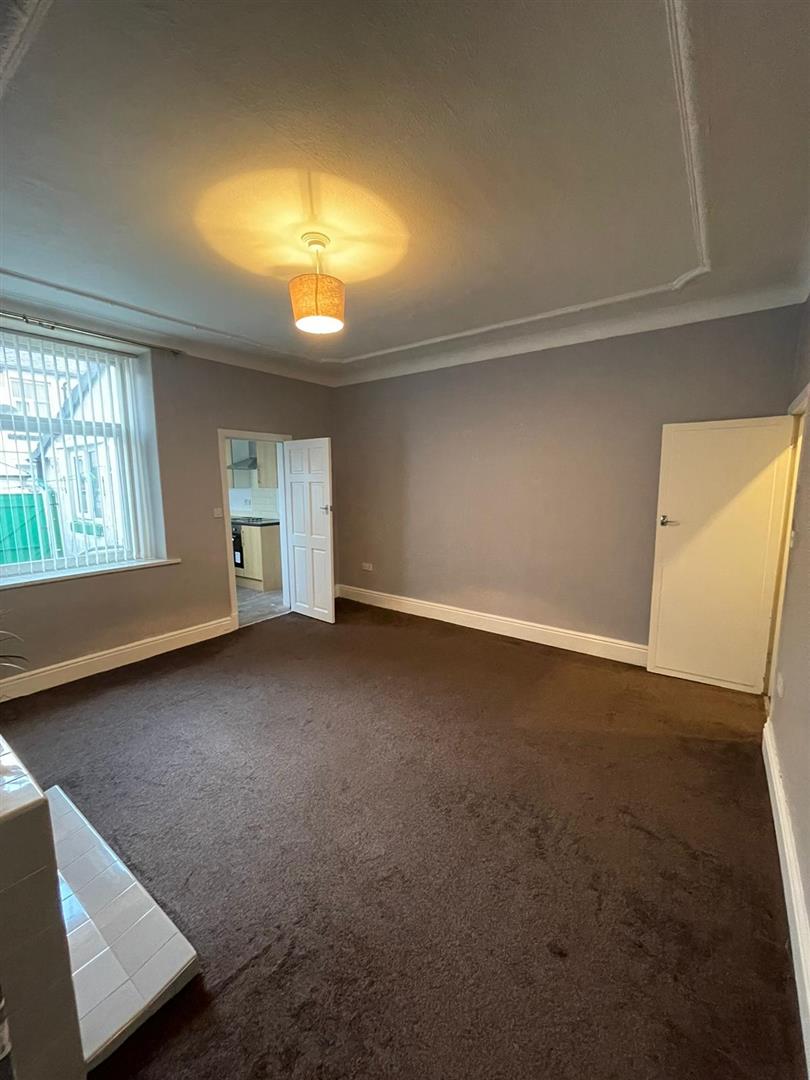 3 bed terraced house for sale in Shakespeare Street, Burnley  - Property Image 4