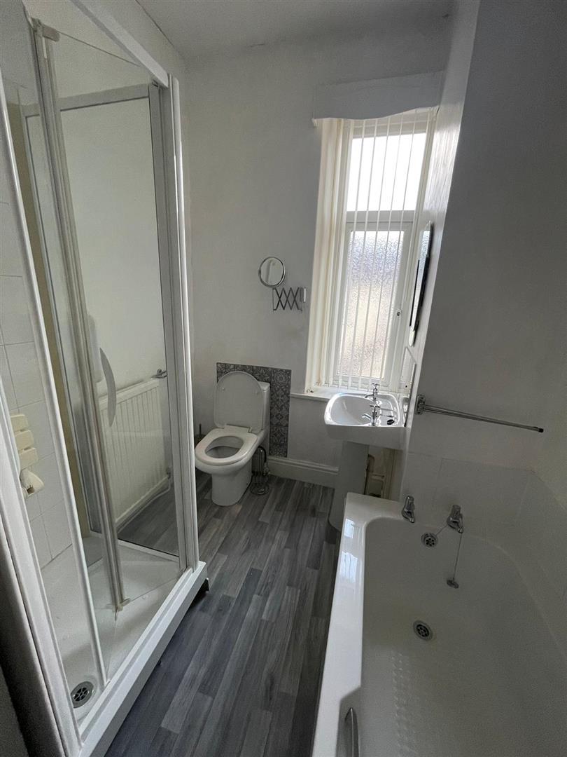 3 bed terraced house for sale in Shakespeare Street, Burnley  - Property Image 11