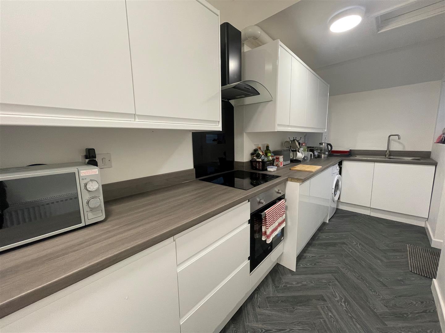 4 bed end of terrace house for sale in Renshaw Street, Burnley 1