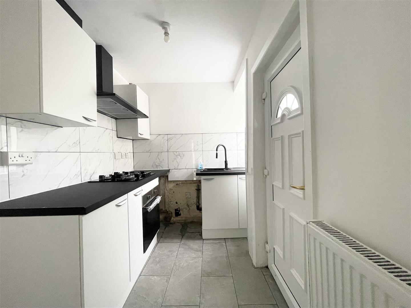 3 bed terraced house to rent in Clover Hill Road, Nelson  - Property Image 3