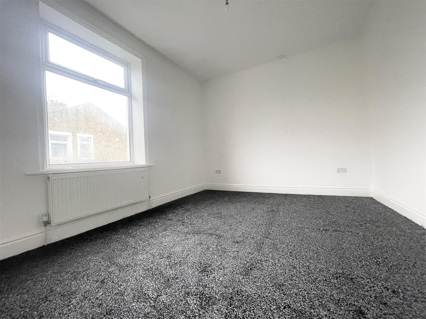 3 bed terraced house to rent in Clover Hill Road, Nelson 2