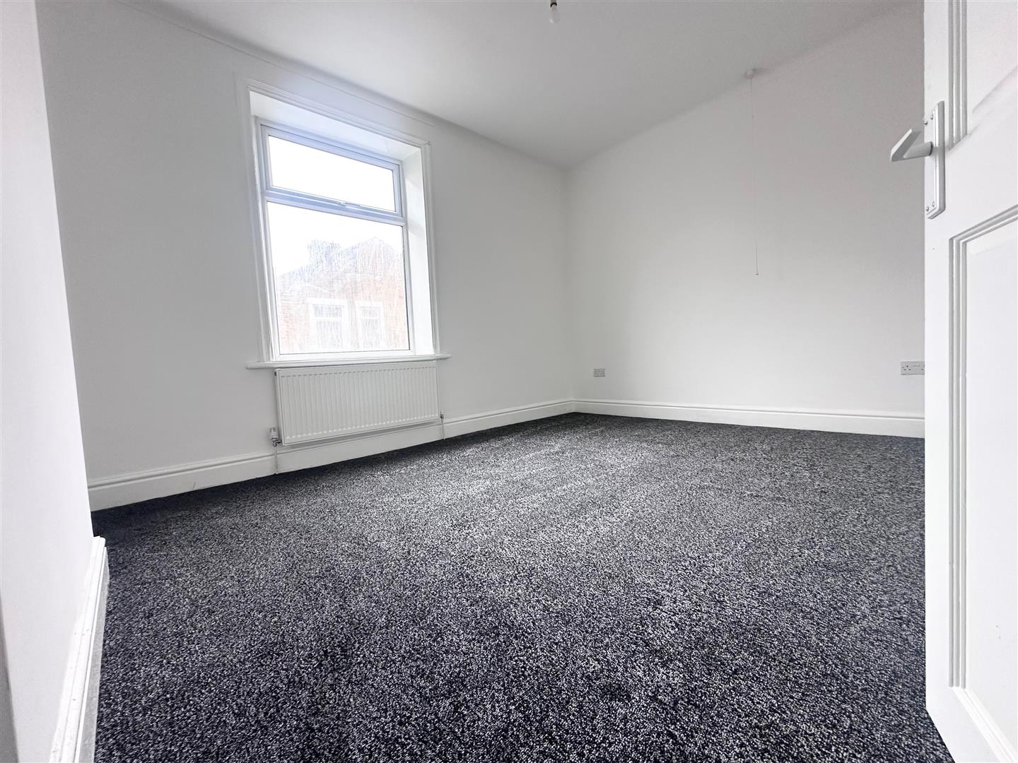 3 bed terraced house to rent in Clover Hill Road, Nelson 4