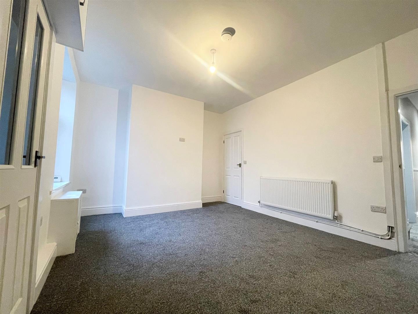 3 bed terraced house to rent in Water Street, Burnley 3