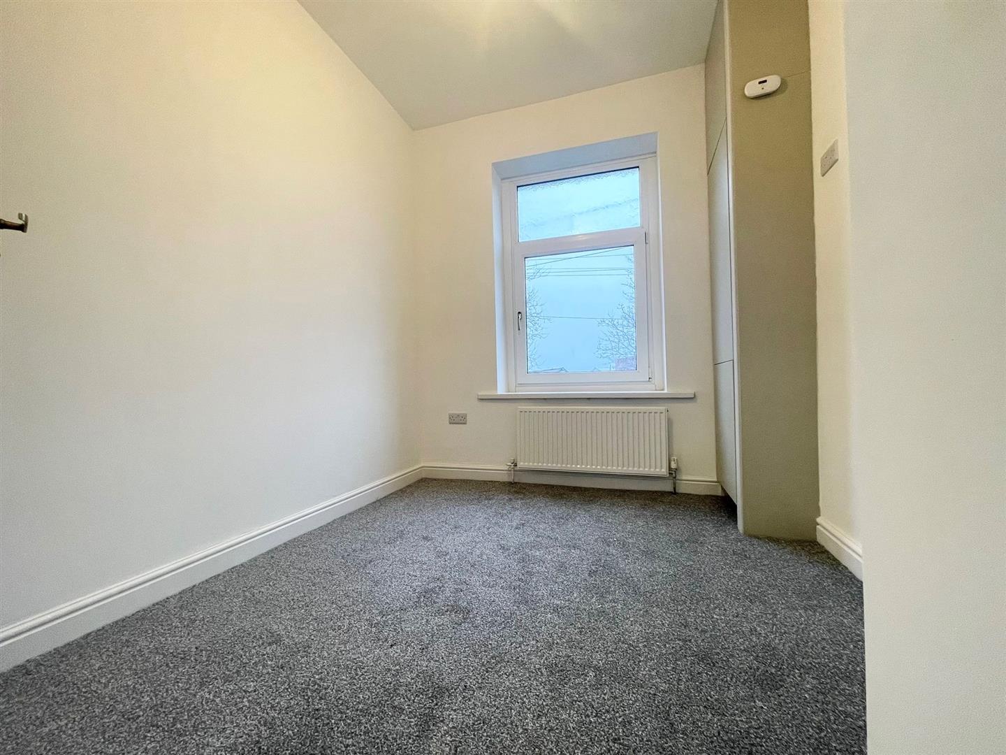 3 bed terraced house to rent in Water Street, Burnley 7