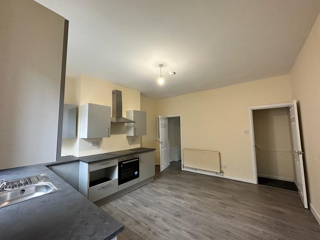 3 bed terraced house for sale in Bruce Street, Burnley  - Property Image 4