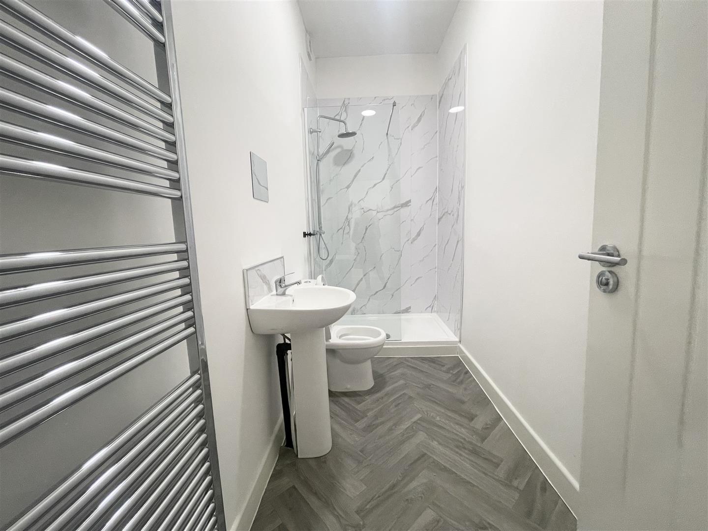 1 bed house share to rent in Coal Clough Lane, Burnley 5