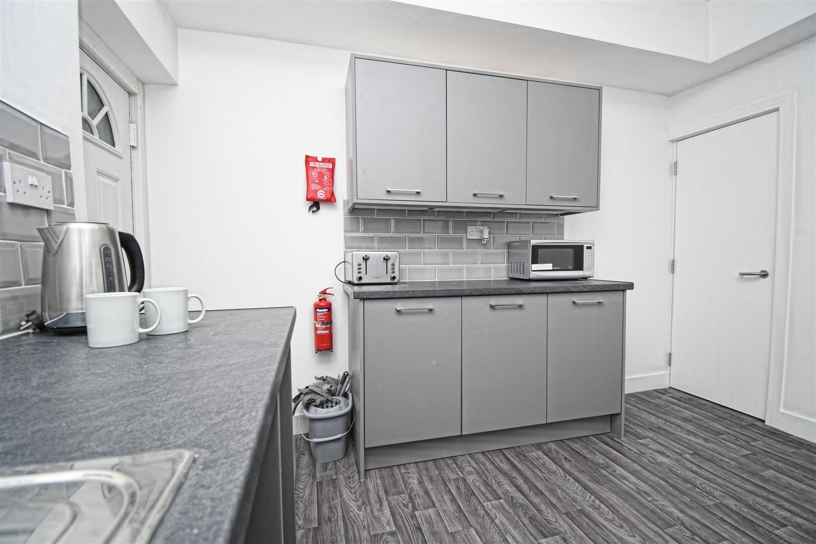 6 bed terraced house for sale in Fir Street, Burnley  - Property Image 4