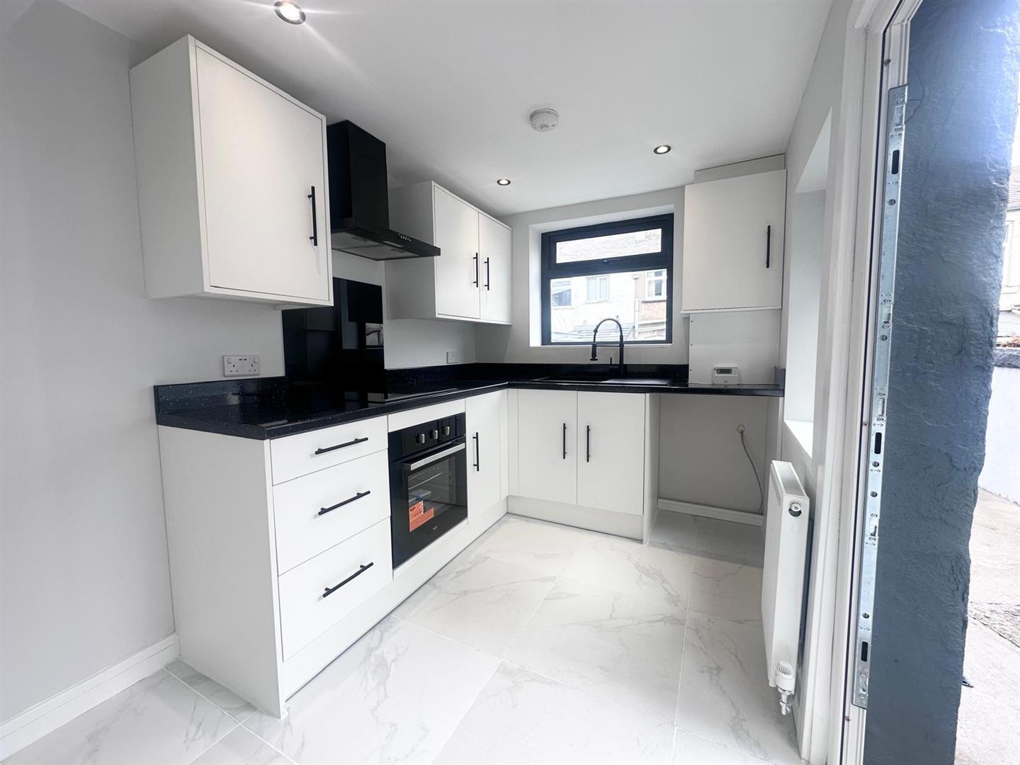 2 bed terraced house to rent in Castle Street, Burnley  - Property Image 5