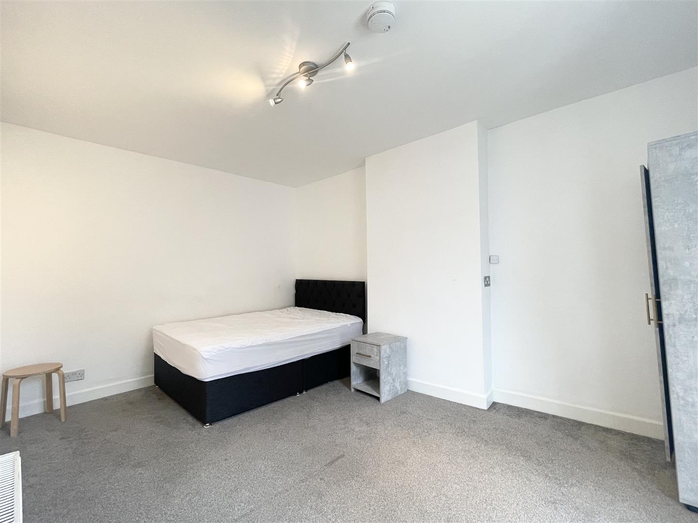 1 bed house share to rent in Burnley Road, Burnley - Property Image 1