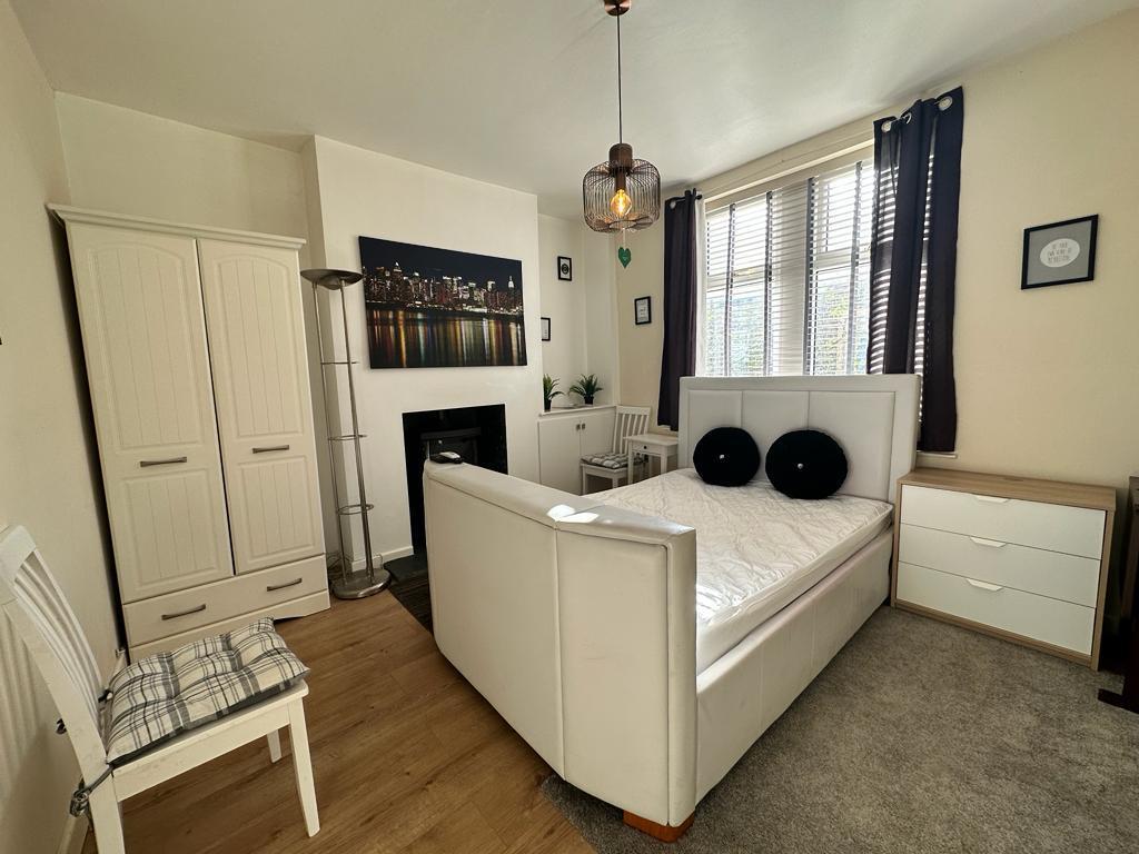 4 bed terraced house for sale in Hinton Street, Burnley 1