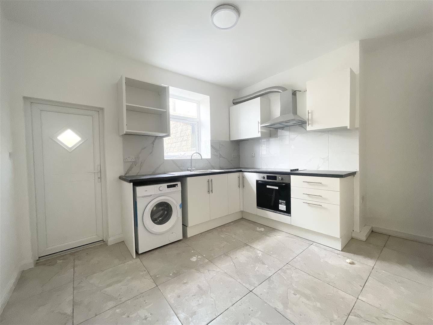 2 bed terraced house to rent in Pine Street, Burnley 1