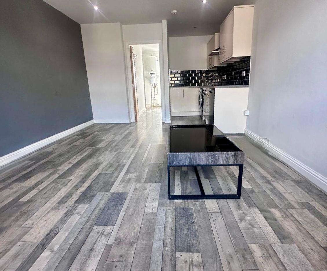 1 bed flat to rent in Coal Clough Lane, Burnley  - Property Image 2