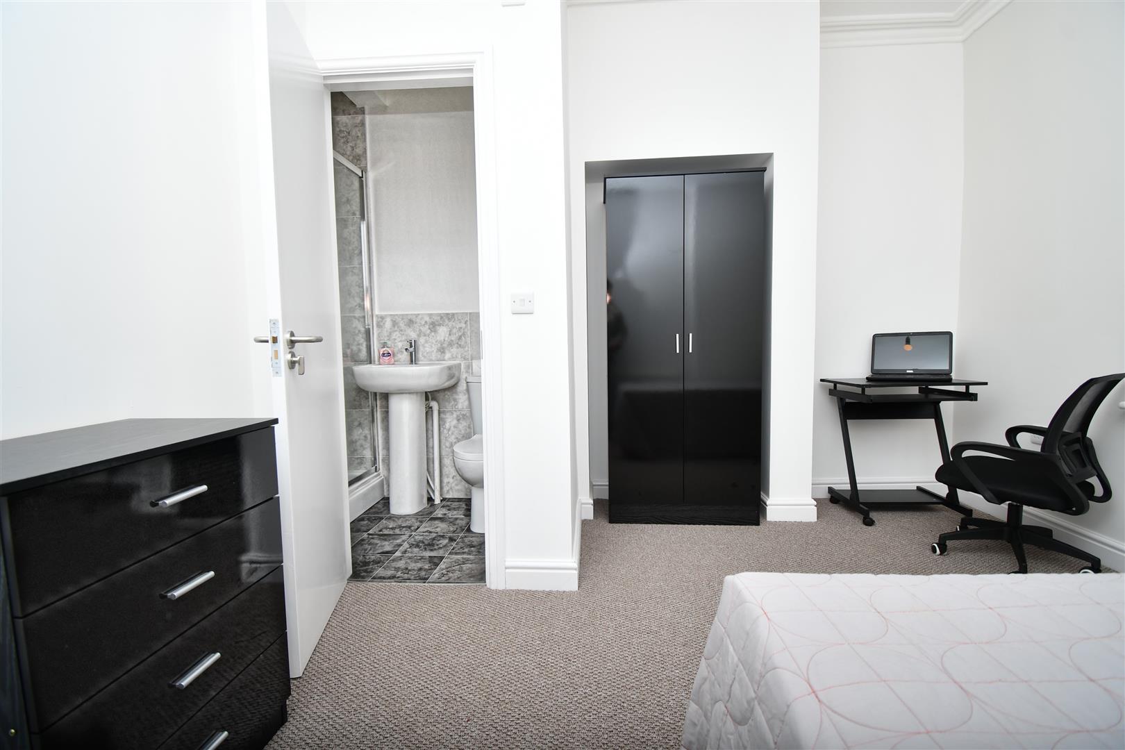 4 bed terraced house for sale in Deepdale Road, Preston  - Property Image 5