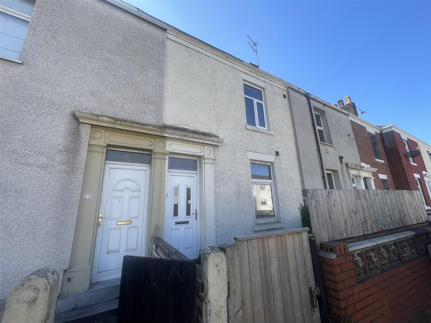 4 bed terraced house for sale in Deepdale Road, Preston  - Property Image 1
