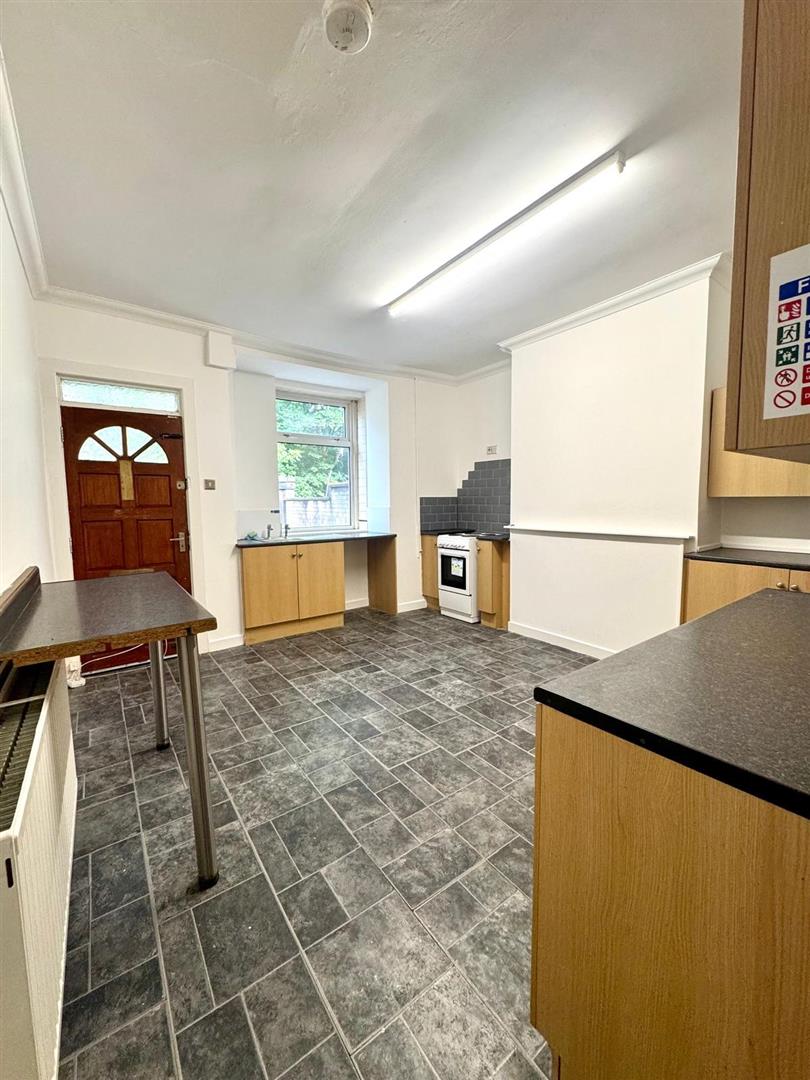 2 bed terraced house to rent in Belfield Road, Accrington 3
