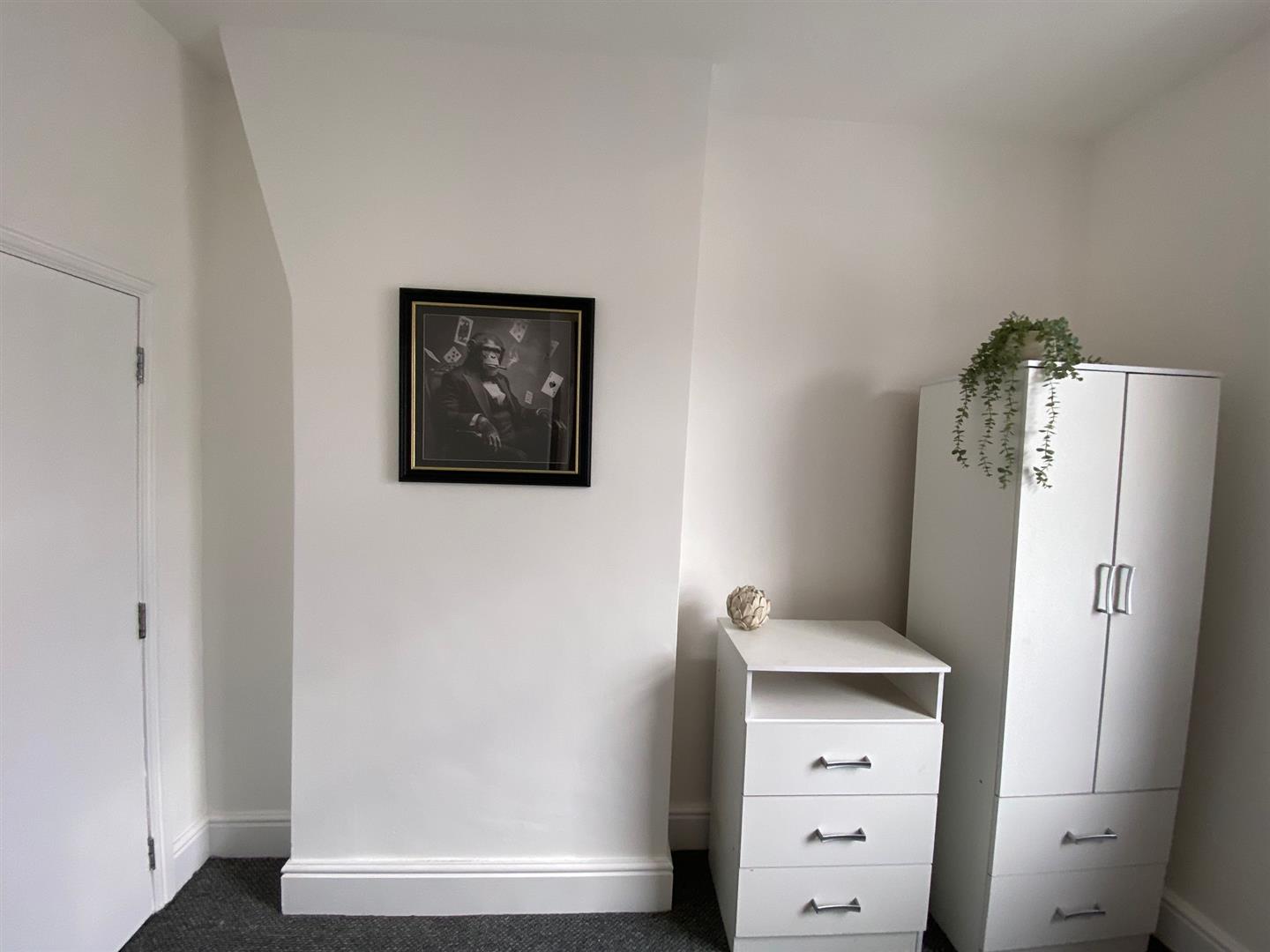 1 bed house share to rent in Bar Street, Burnley 2