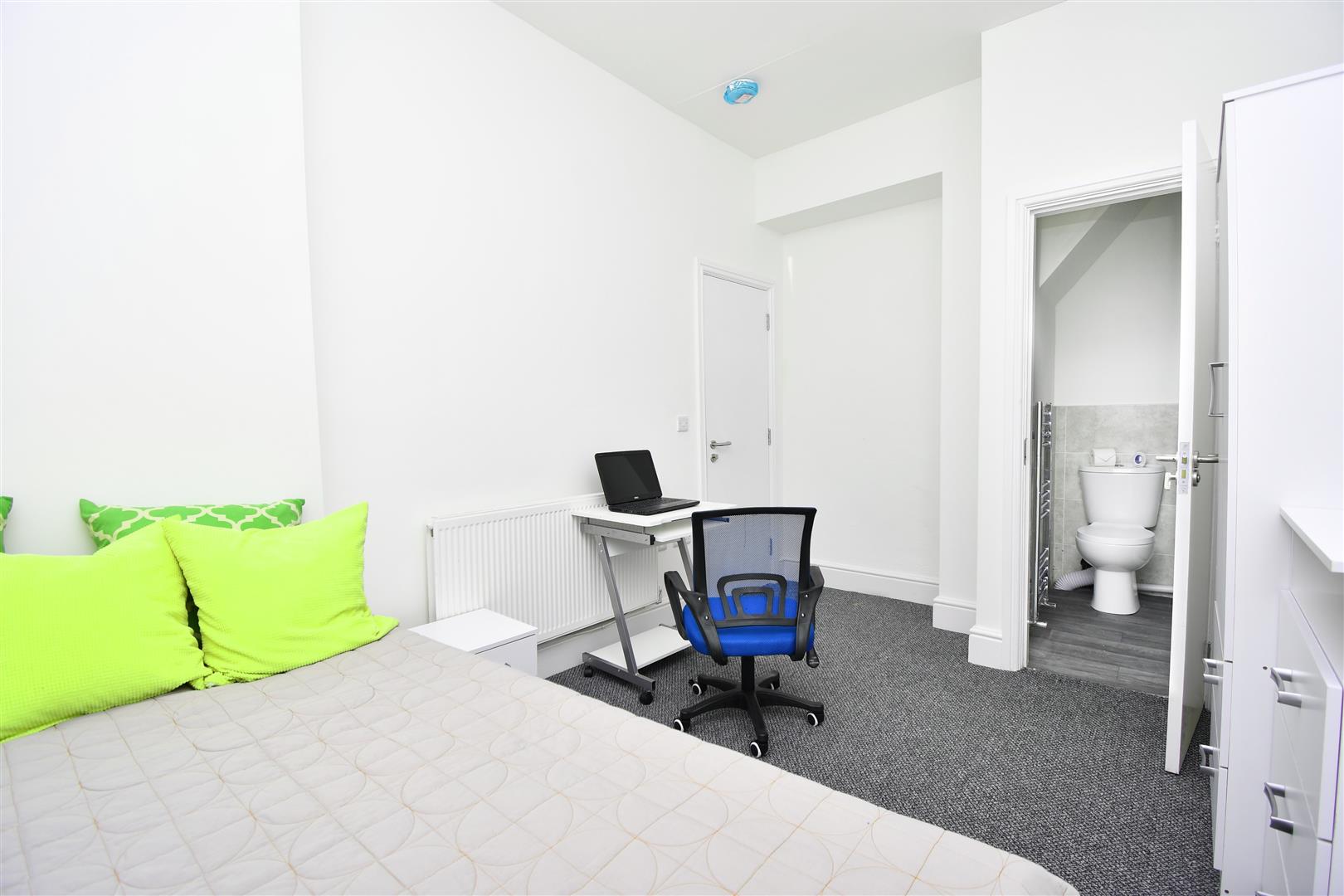 1 bed house share to rent in Bar Street, Burnley 7