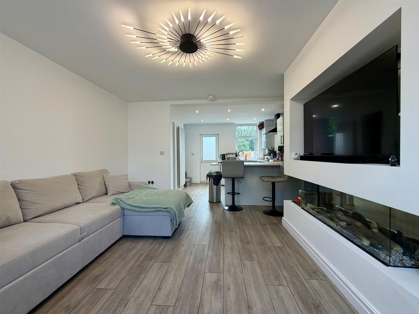 2 bed end of terrace house for sale in Roundell Road, Barnoldswick  - Property Image 5