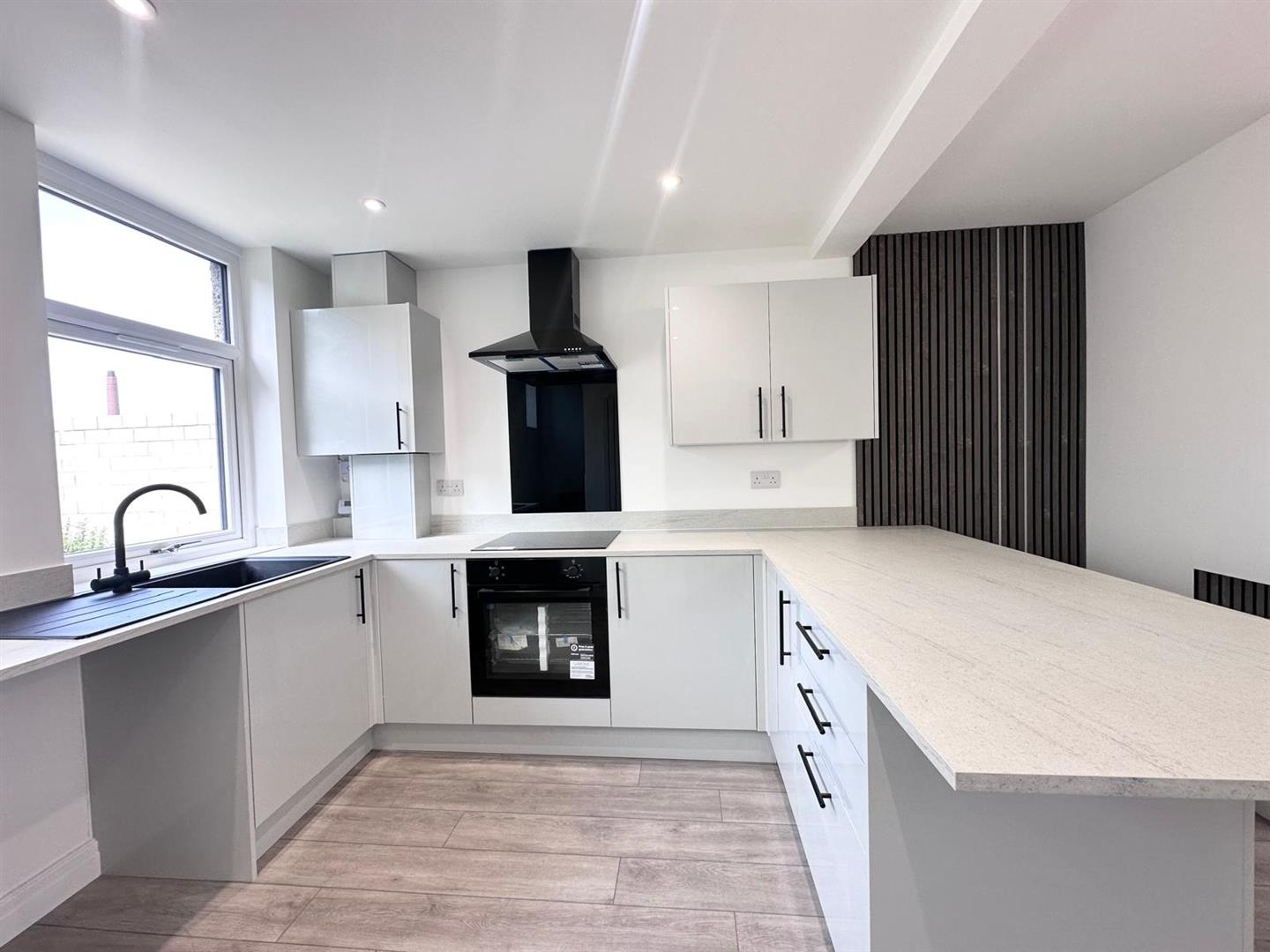 2 bed end of terrace house for sale in Roundell Road, Barnoldswick 2