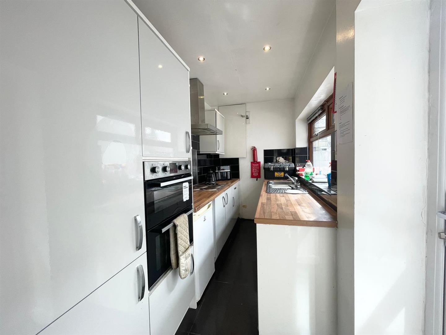 4 bed house share to rent in Gannow Lane, Burnley  - Property Image 1