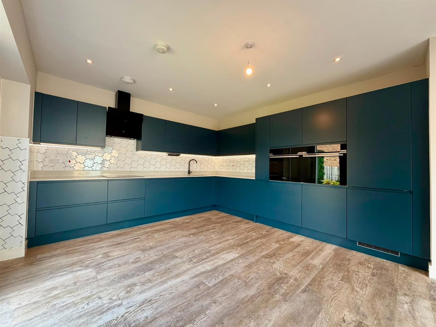 4 bed house to rent in Jobson Road, Barrowford 2