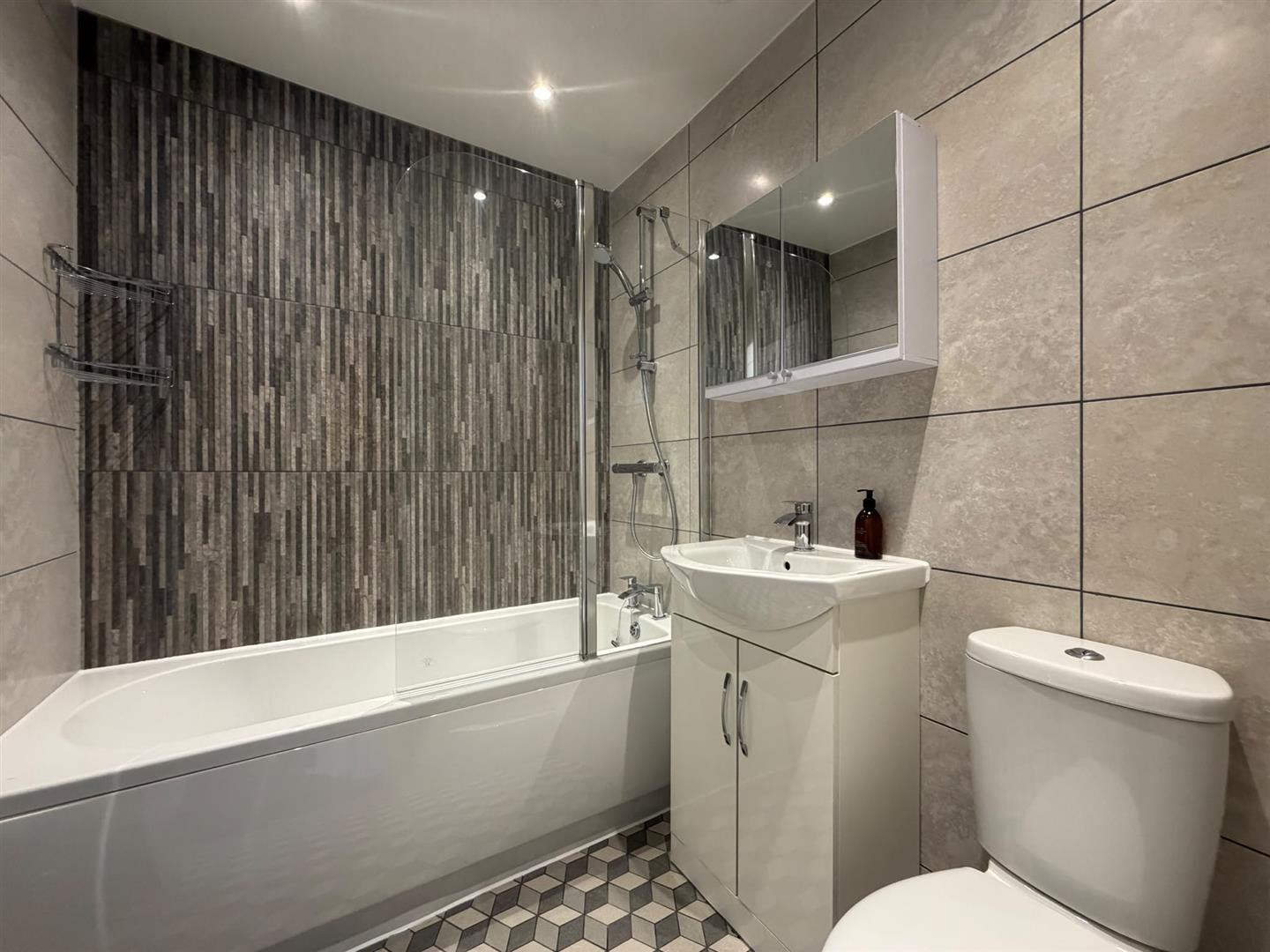 2 bed terraced house to rent in Grange Street, Burnley 8