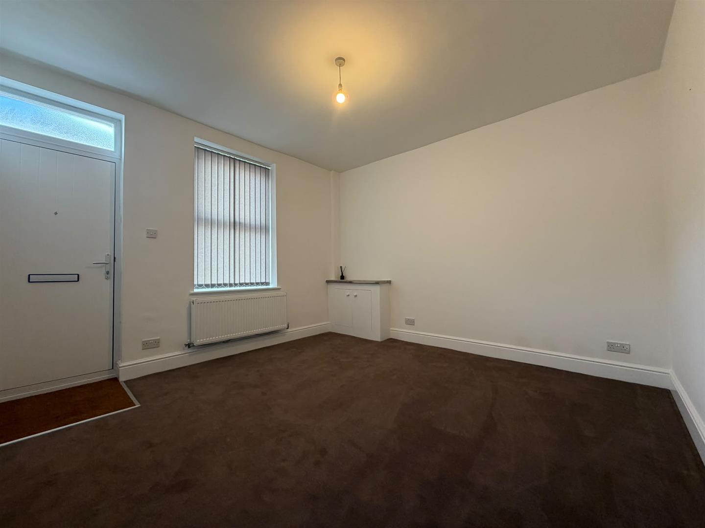 2 bed terraced house to rent in Grange Street, Burnley 2