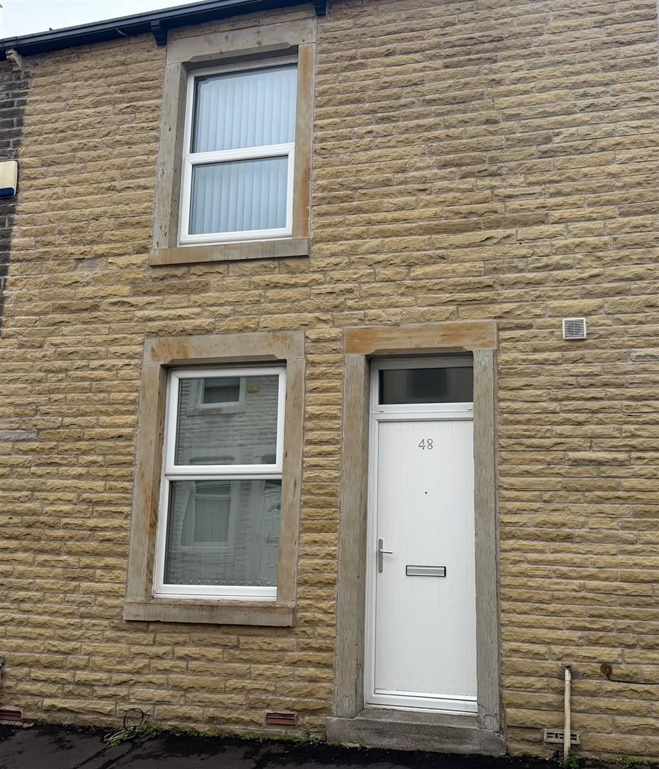 2 bed terraced house to rent in Grange Street, Burnley, BB11