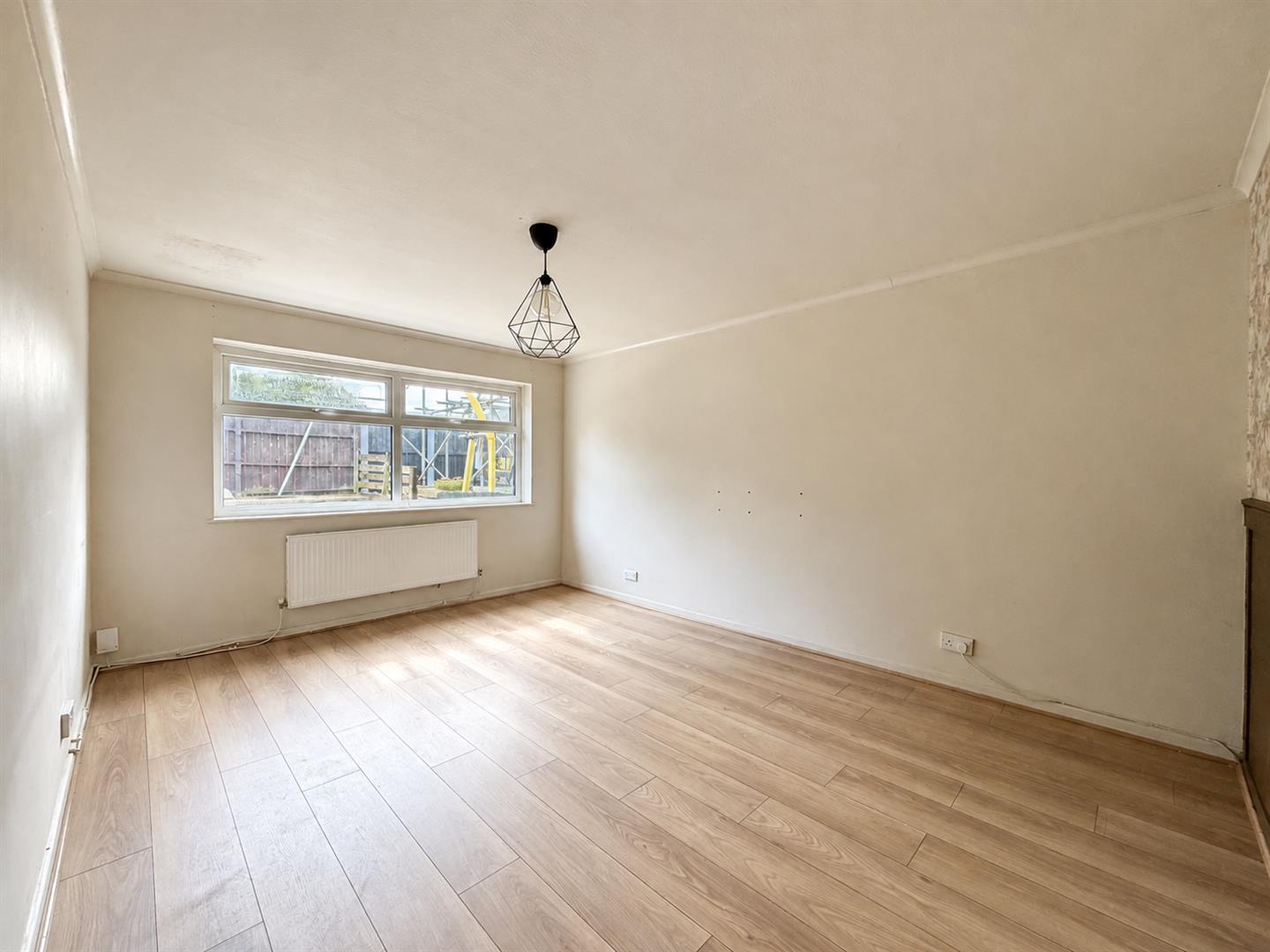 3 bed end of terrace house for sale in Kingsbury Place, Burnley 1