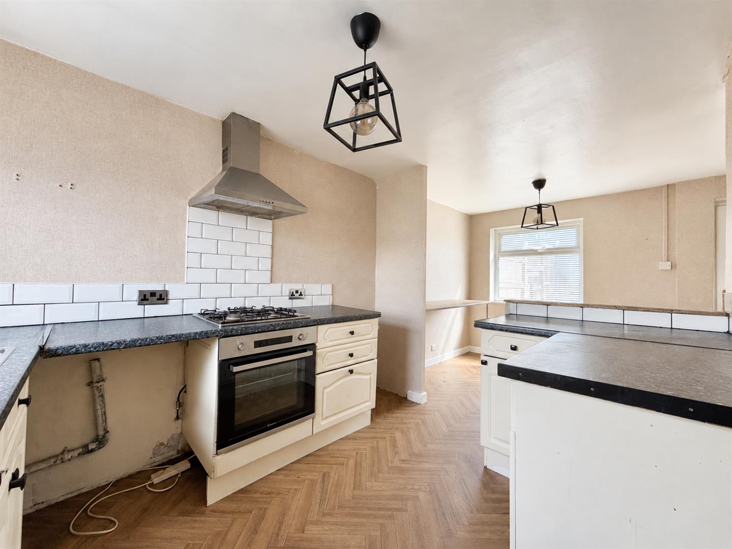 3 bed end of terrace house for sale in Kingsbury Place, Burnley 4
