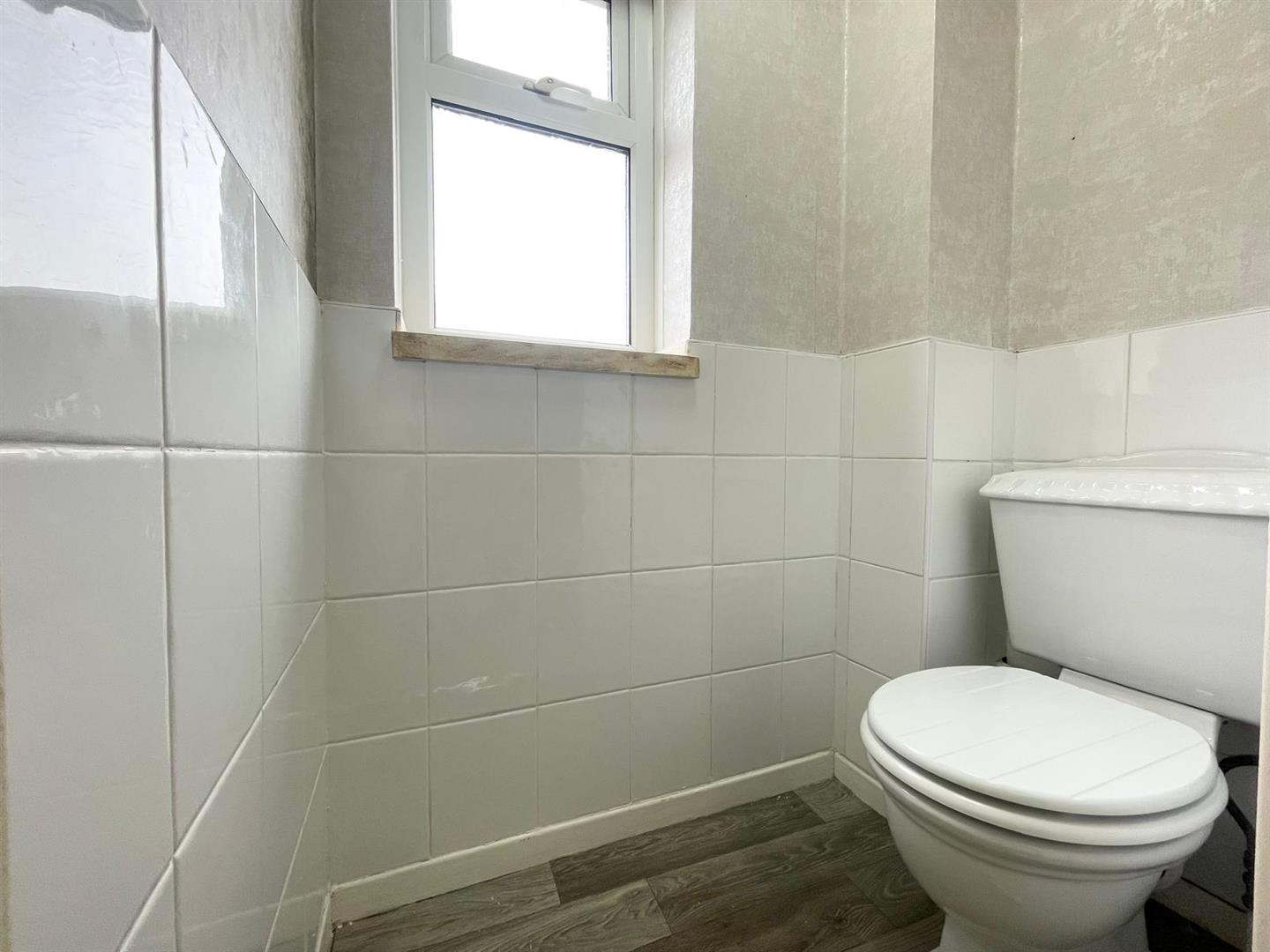 3 bed end of terrace house for sale in Kingsbury Place, Burnley 18