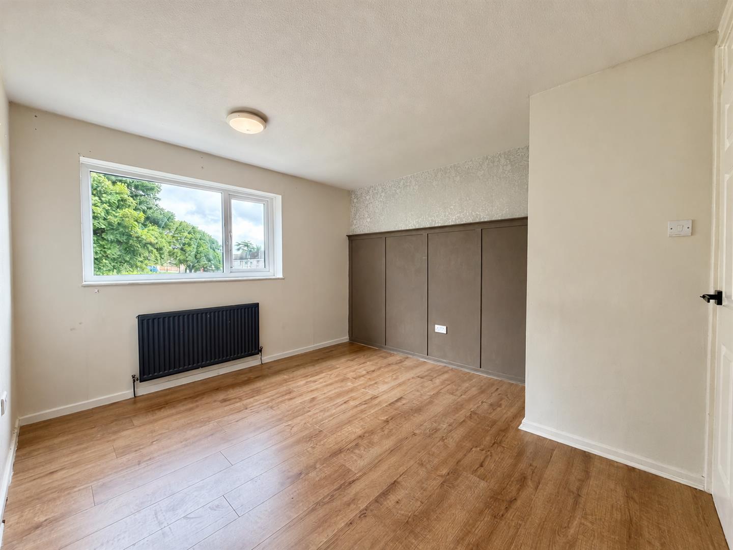 3 bed end of terrace house for sale in Kingsbury Place, Burnley 2