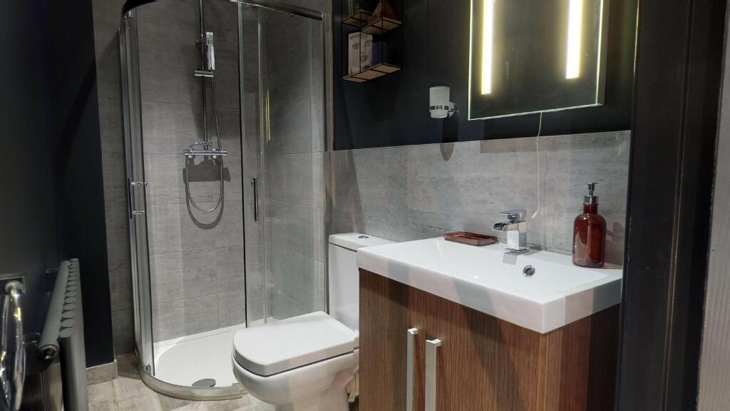 7 bed house of multiple occupation for sale in Kremlin Drive - Old Swan  - Property Image 5