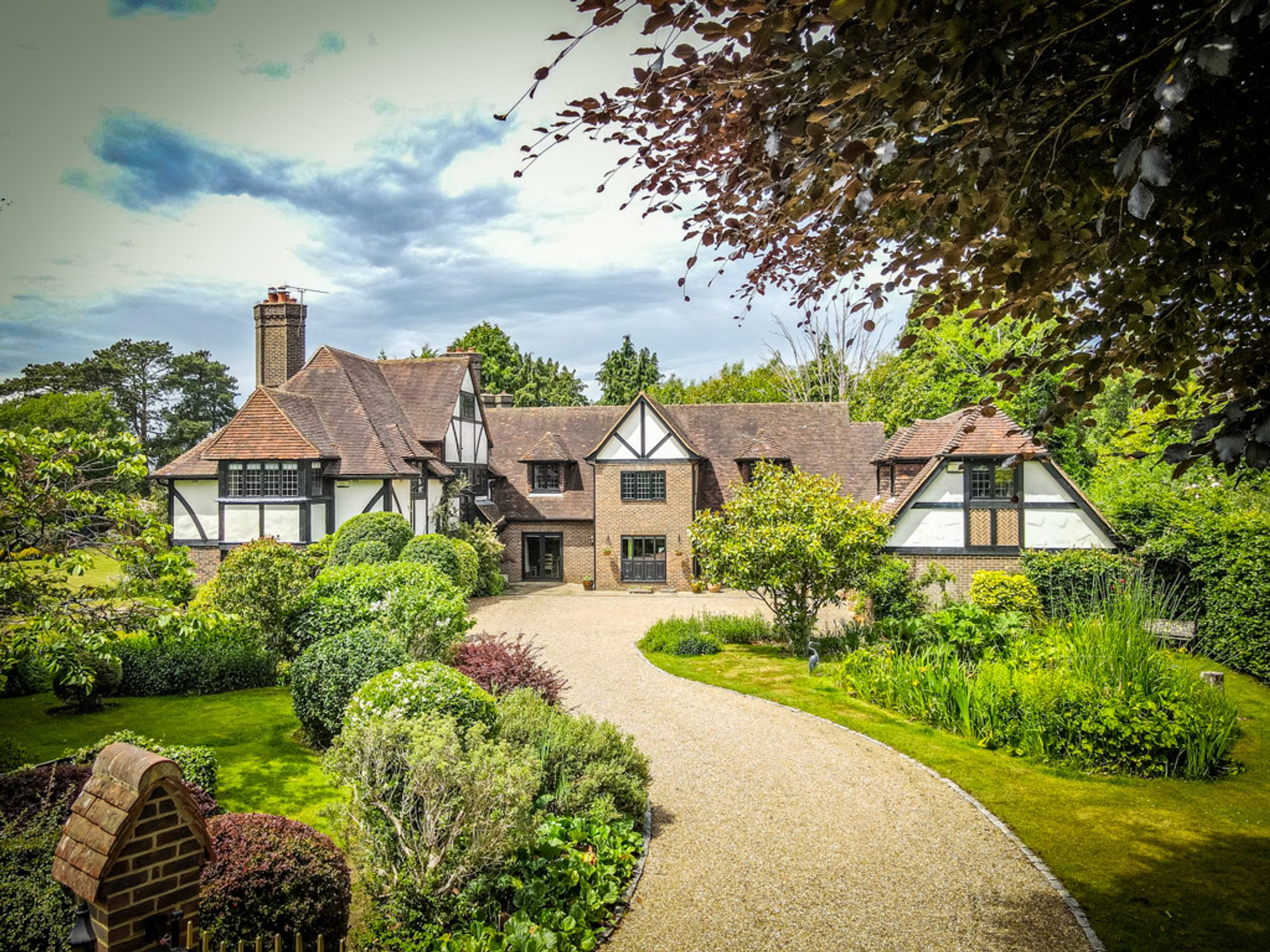 7 bed detached house for sale in Park View Road, Woldingham, CR3  - Property Image 2