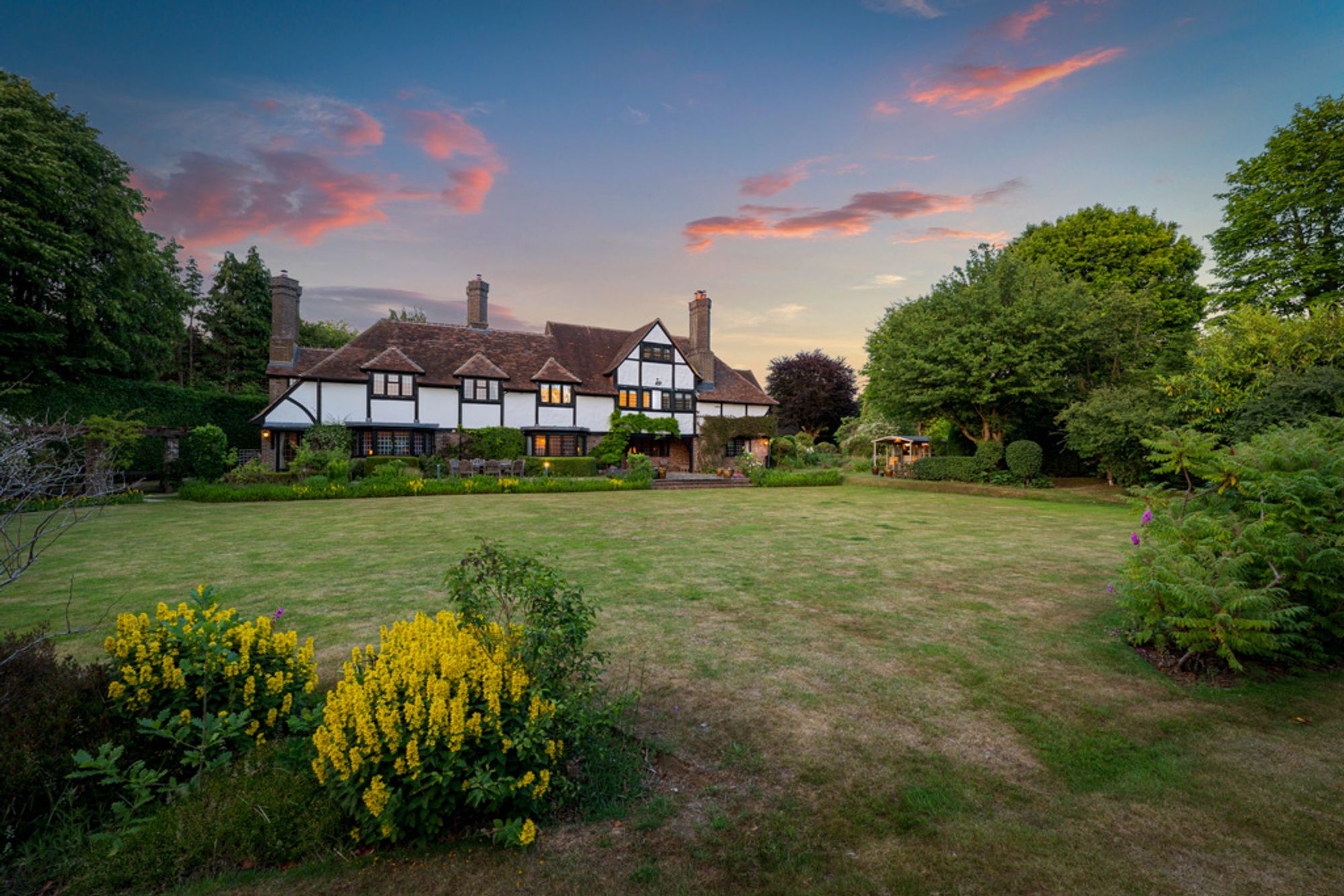 7 bed detached house for sale in Park View Road, Woldingham, CR3  - Property Image 7