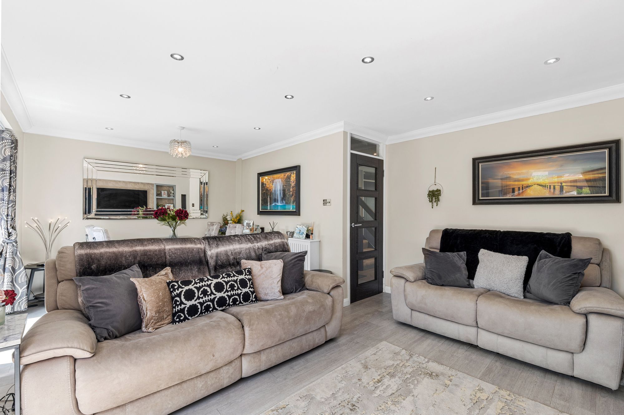 3 bed semi-detached house for sale in Credenhall Drive, Bromley, BR2  - Property Image 12