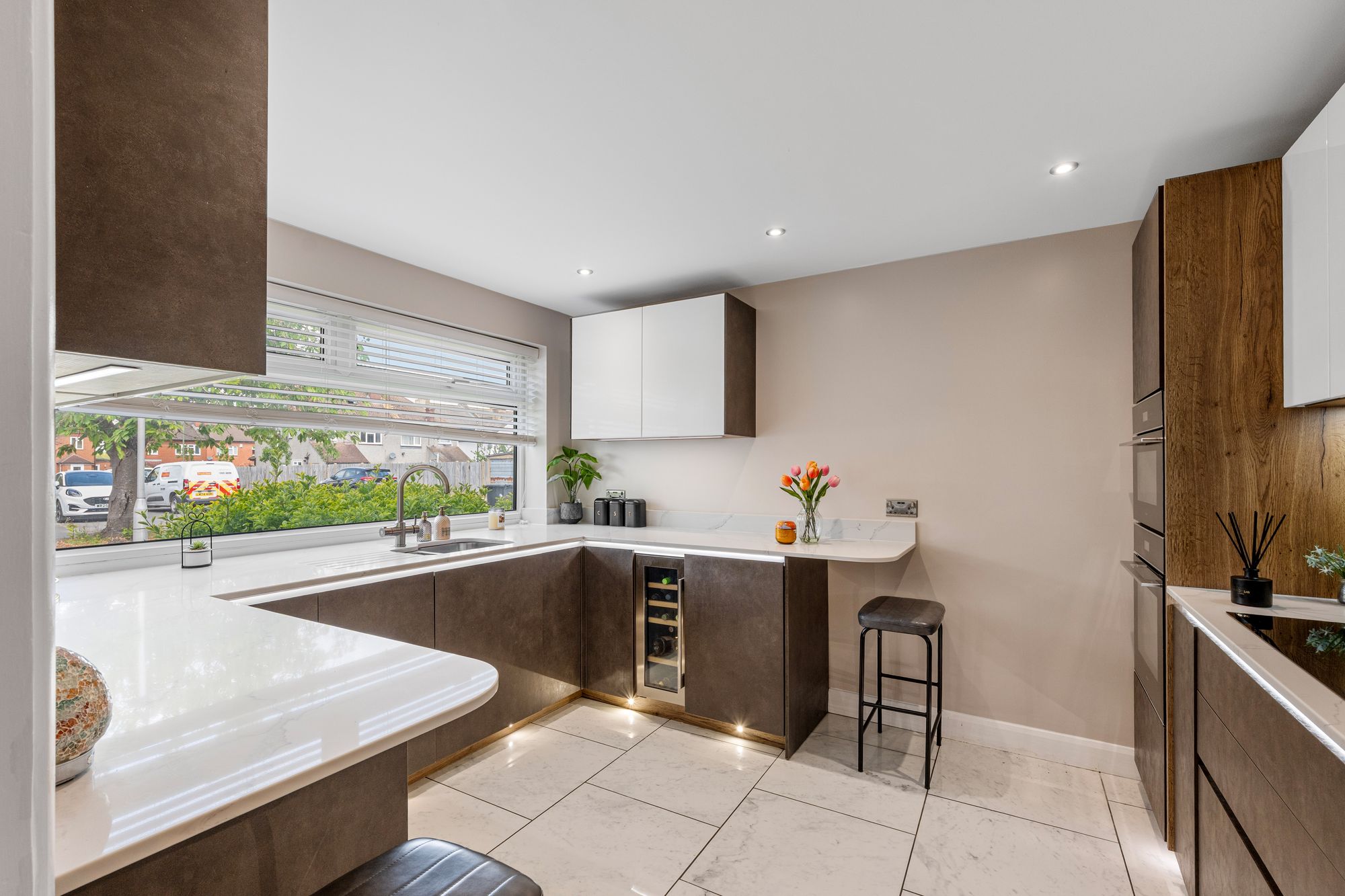 3 bed semi-detached house for sale in Credenhall Drive, Bromley, BR2  - Property Image 3