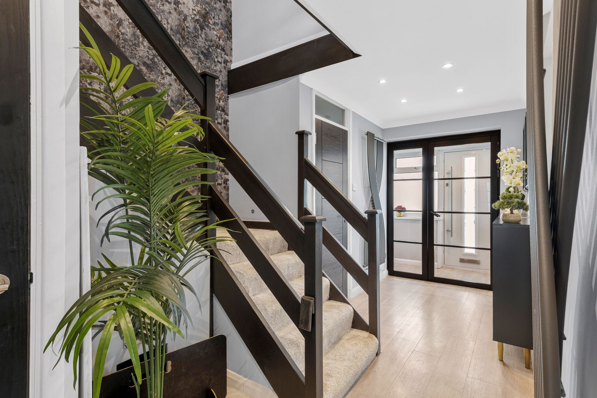 3 bed semi-detached house for sale in Credenhall Drive, Bromley, BR2  - Property Image 7