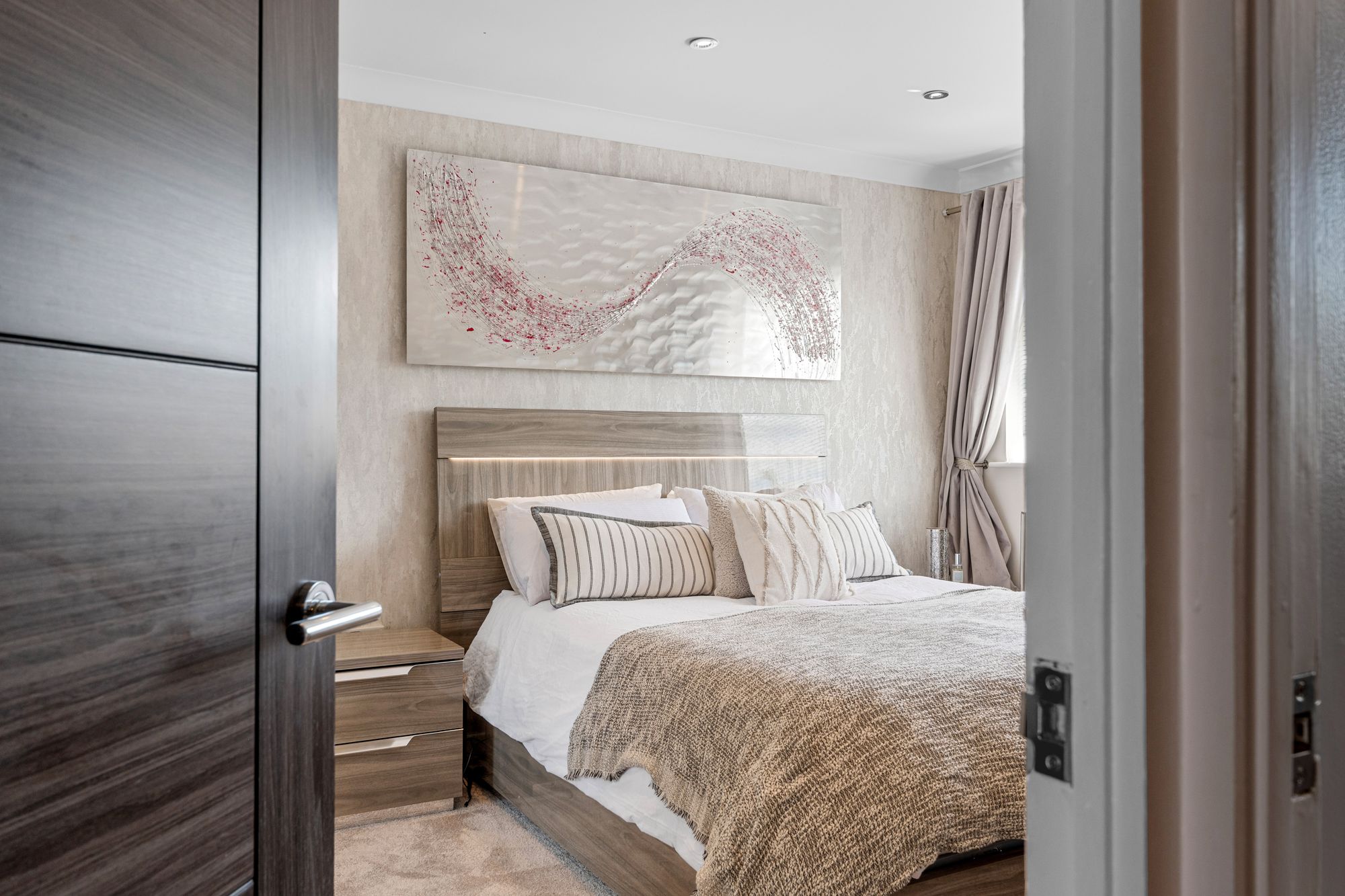 3 bed semi-detached house for sale in Credenhall Drive, Bromley, BR2  - Property Image 4