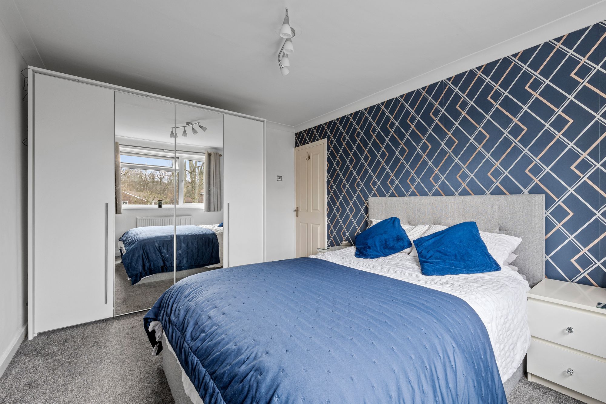 2 bed maisonette for sale in Swallowdale, South Croydon, CR2  - Property Image 9