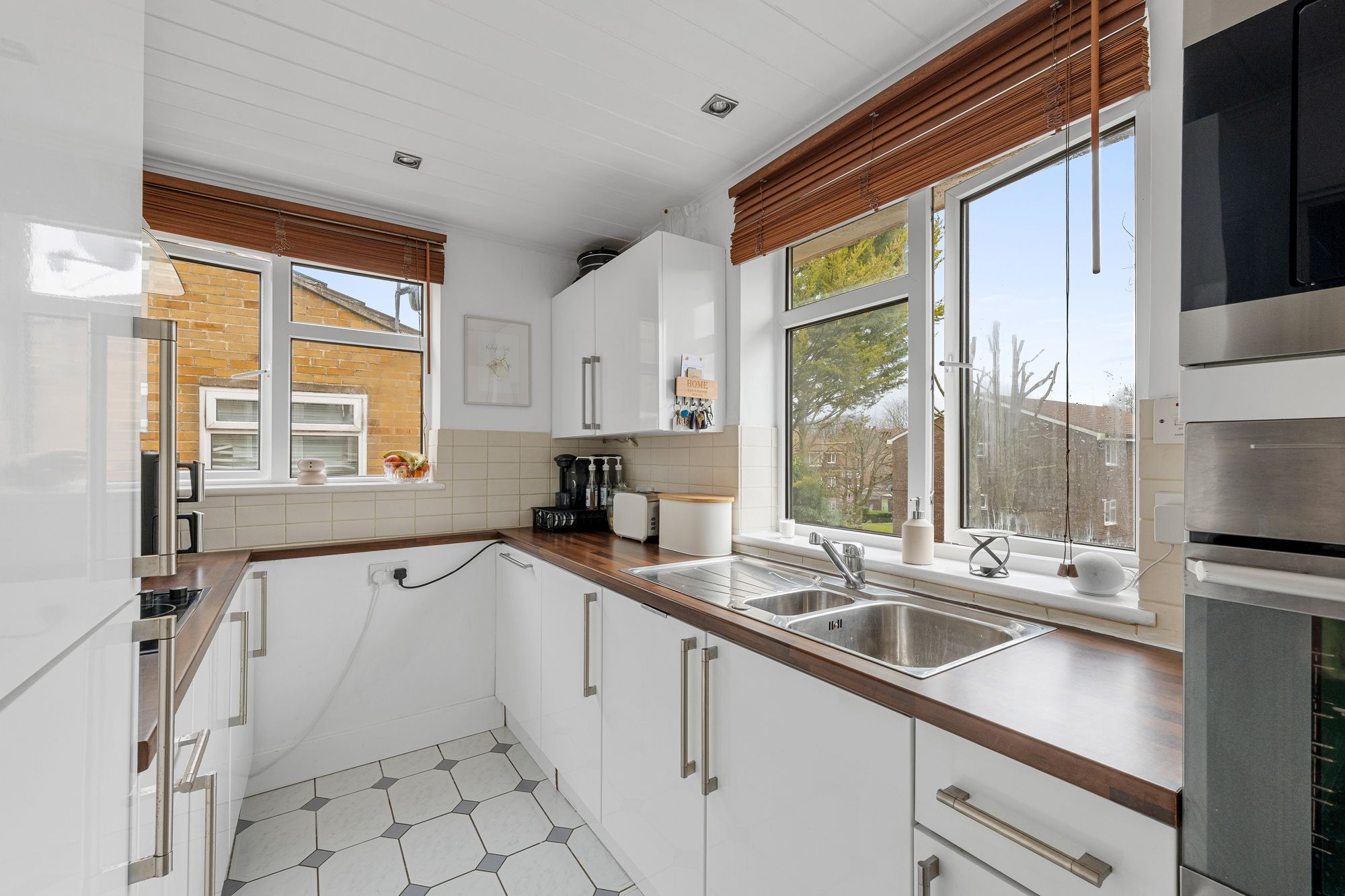 2 bed maisonette for sale in Swallowdale, South Croydon, CR2  - Property Image 7