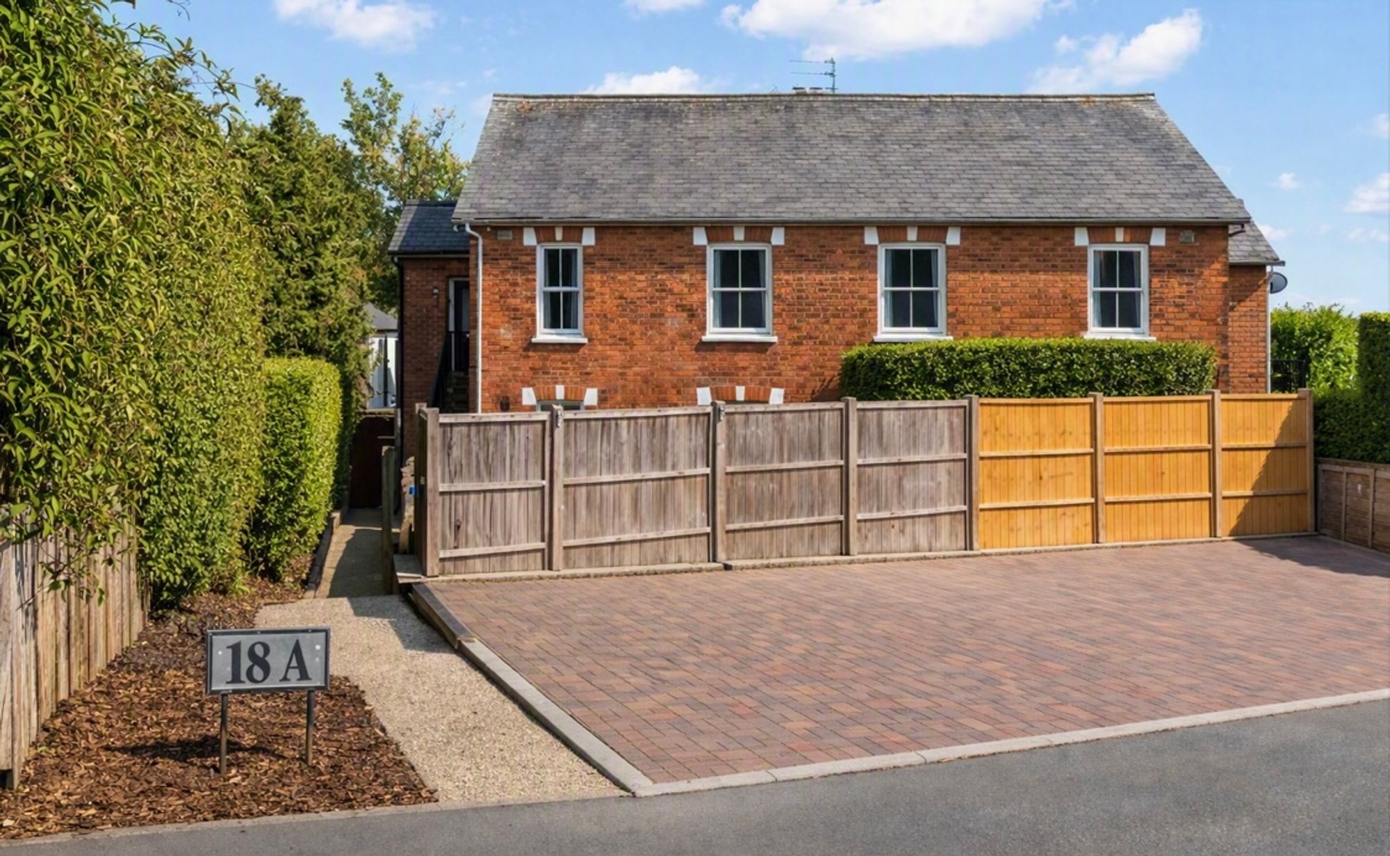 2 bed flat for sale in Earlswood Road, Redhill, RH1  - Property Image 3