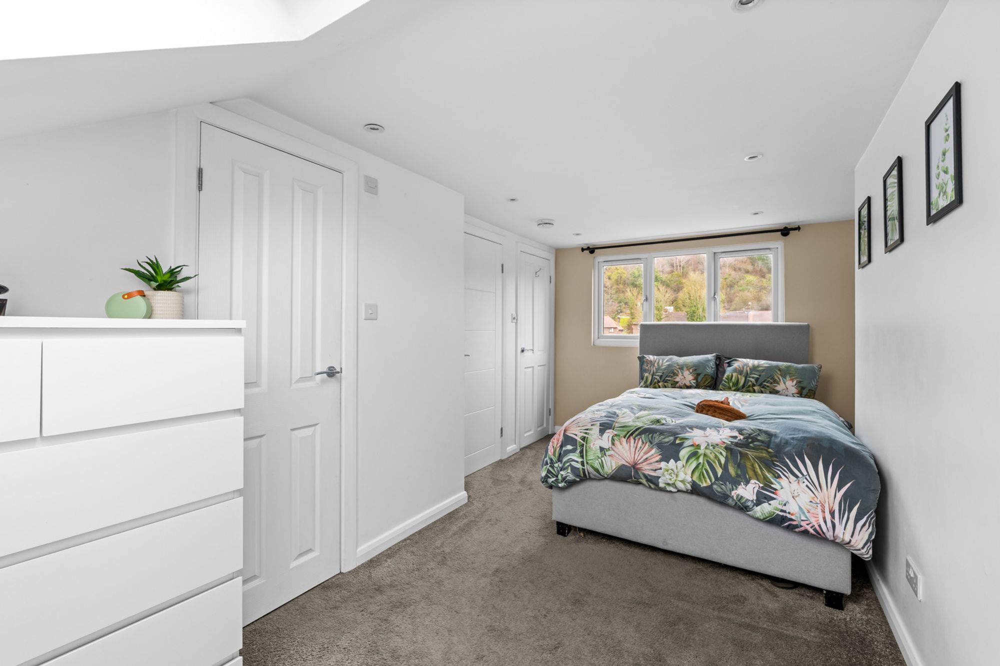 4 bed semi-detached house for sale in Godstone Road, Whyteleafe, CR3  - Property Image 5