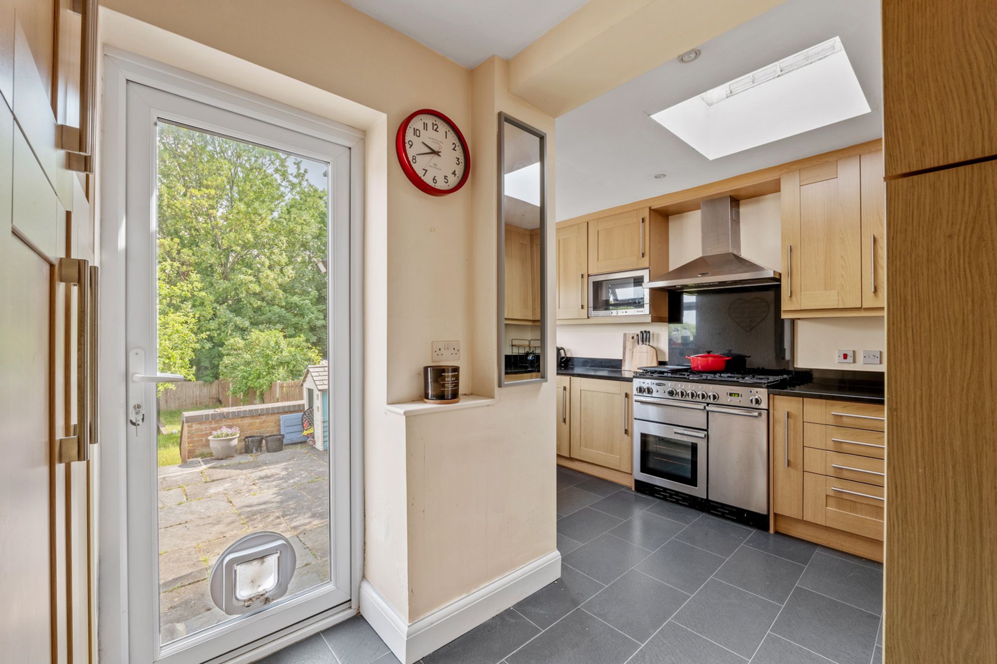 4 bed semi-detached house for sale in Derwent Drive, Purley, CR8 - Property Image 2