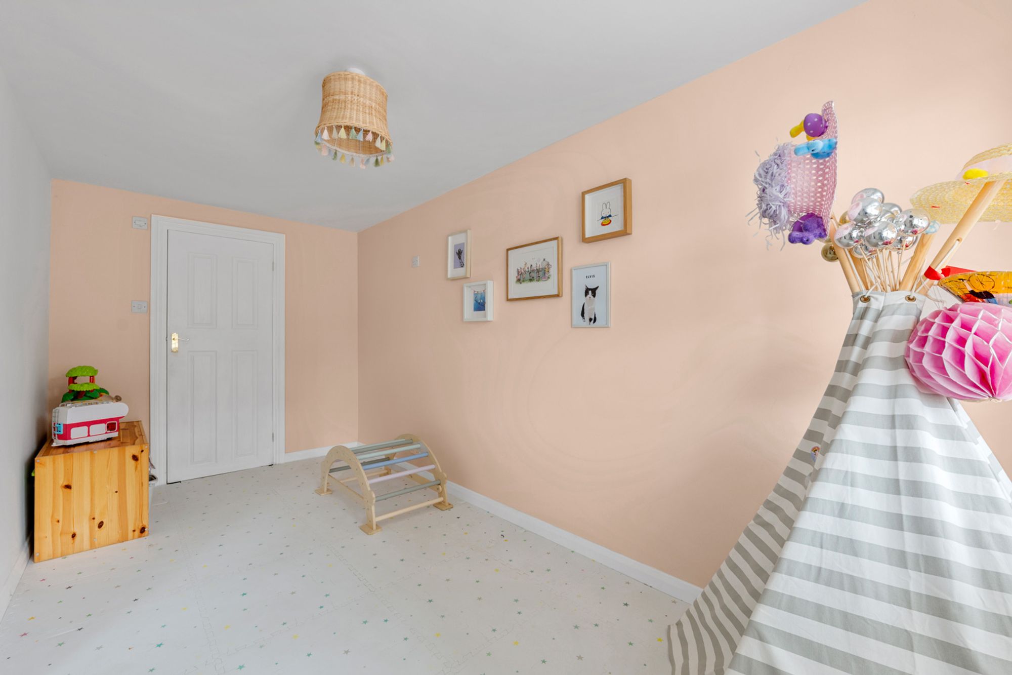 4 bed semi-detached house for sale in Derwent Drive, Purley, CR8 - Property Image 11