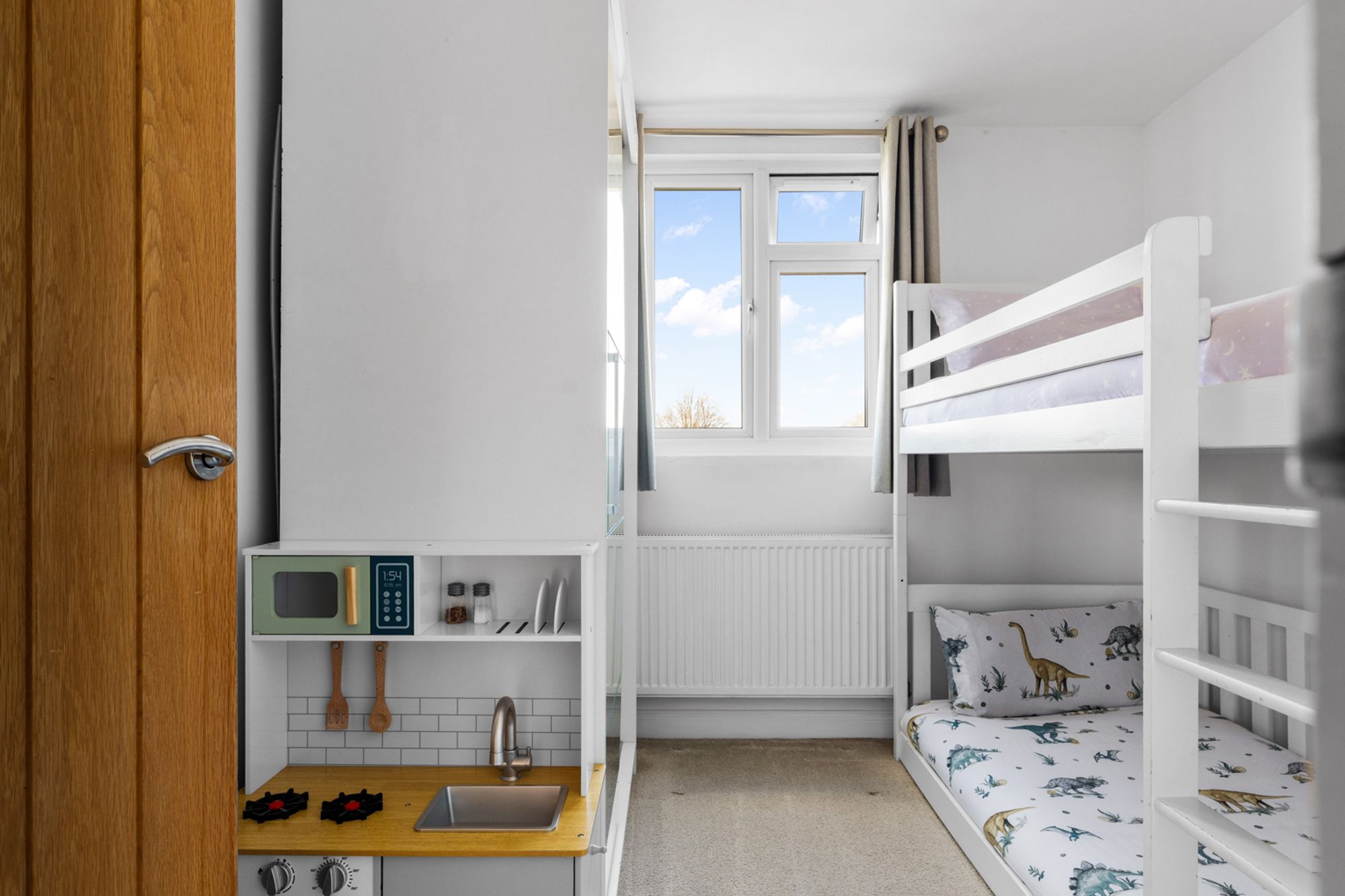 2 bed flat for sale in The Chase, Wallington, SM6 - Property Image 13