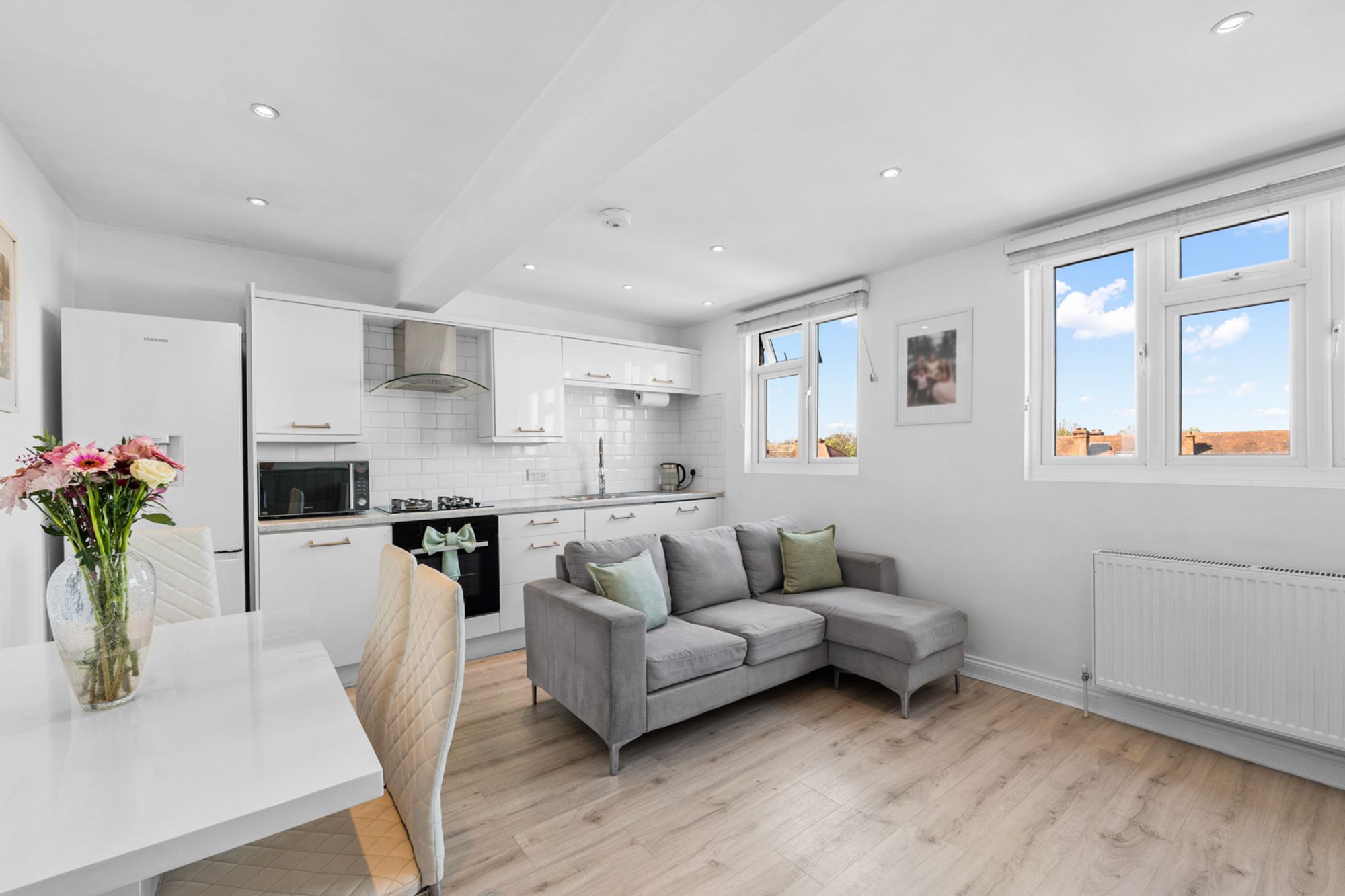 2 bed flat for sale in The Chase, Wallington, SM6 - Property Image 7