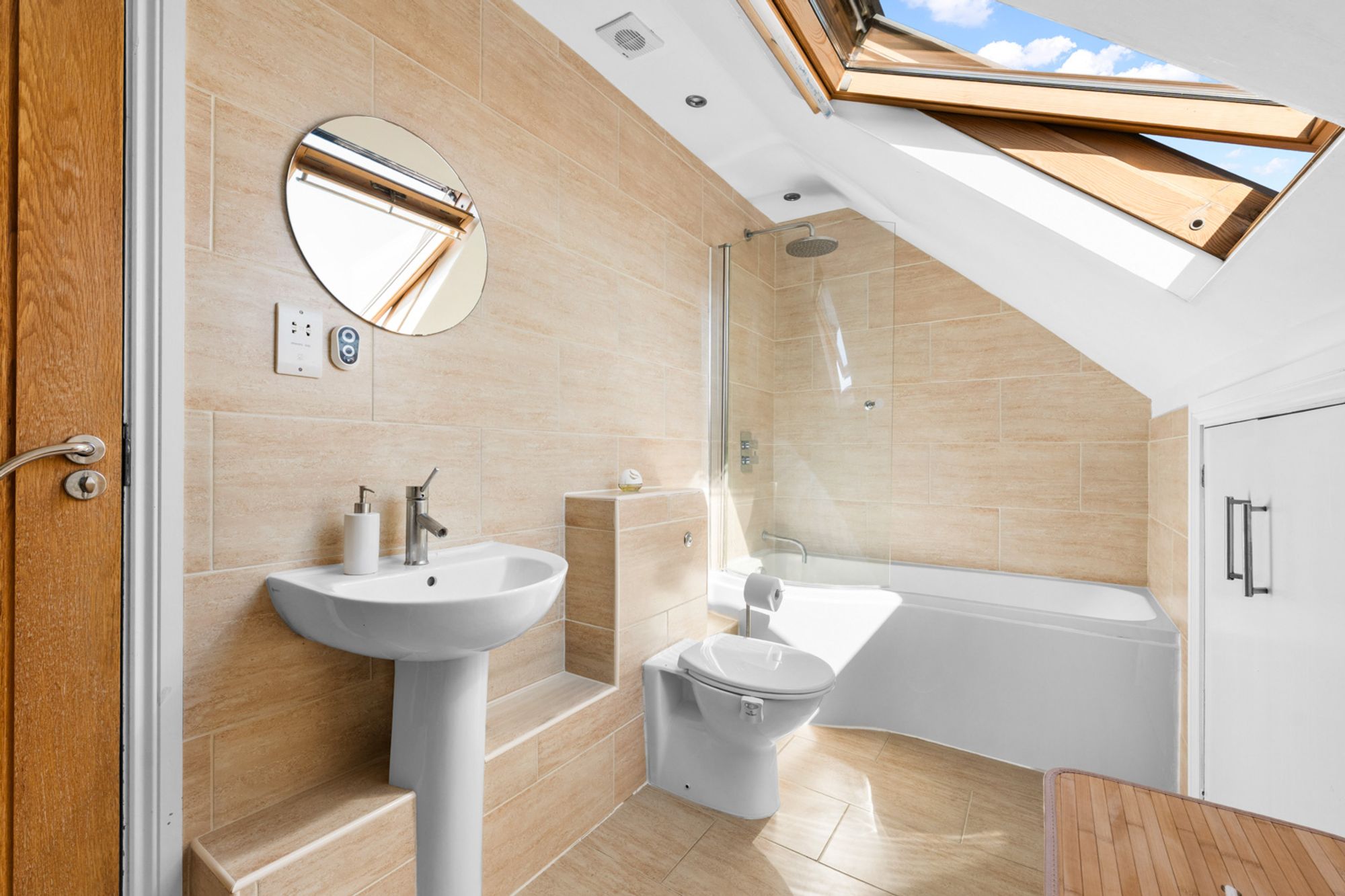 2 bed flat for sale in The Chase, Wallington, SM6 - Property Image 15