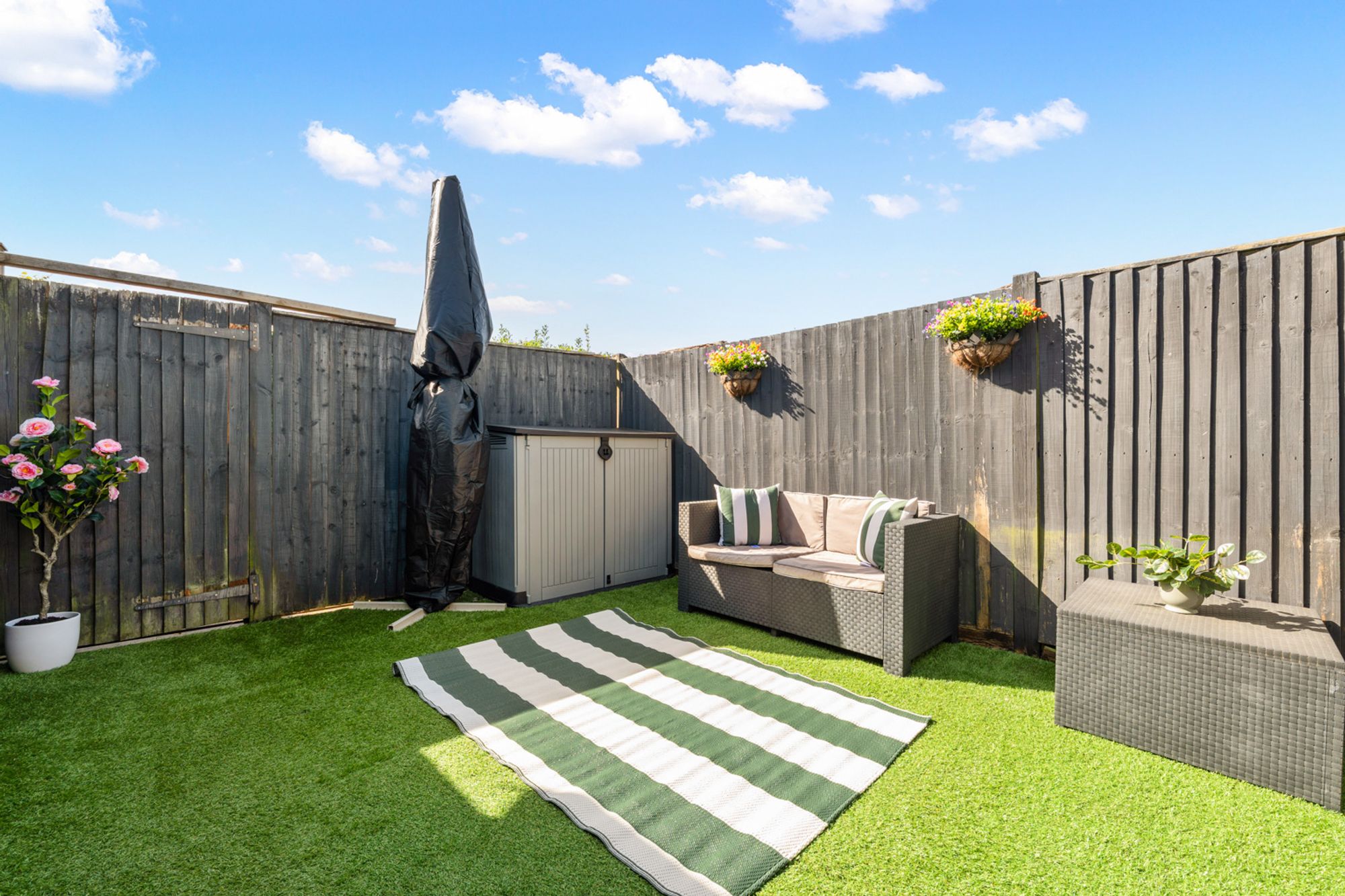 2 bed flat for sale in The Chase, Wallington, SM6 - Property Image 2