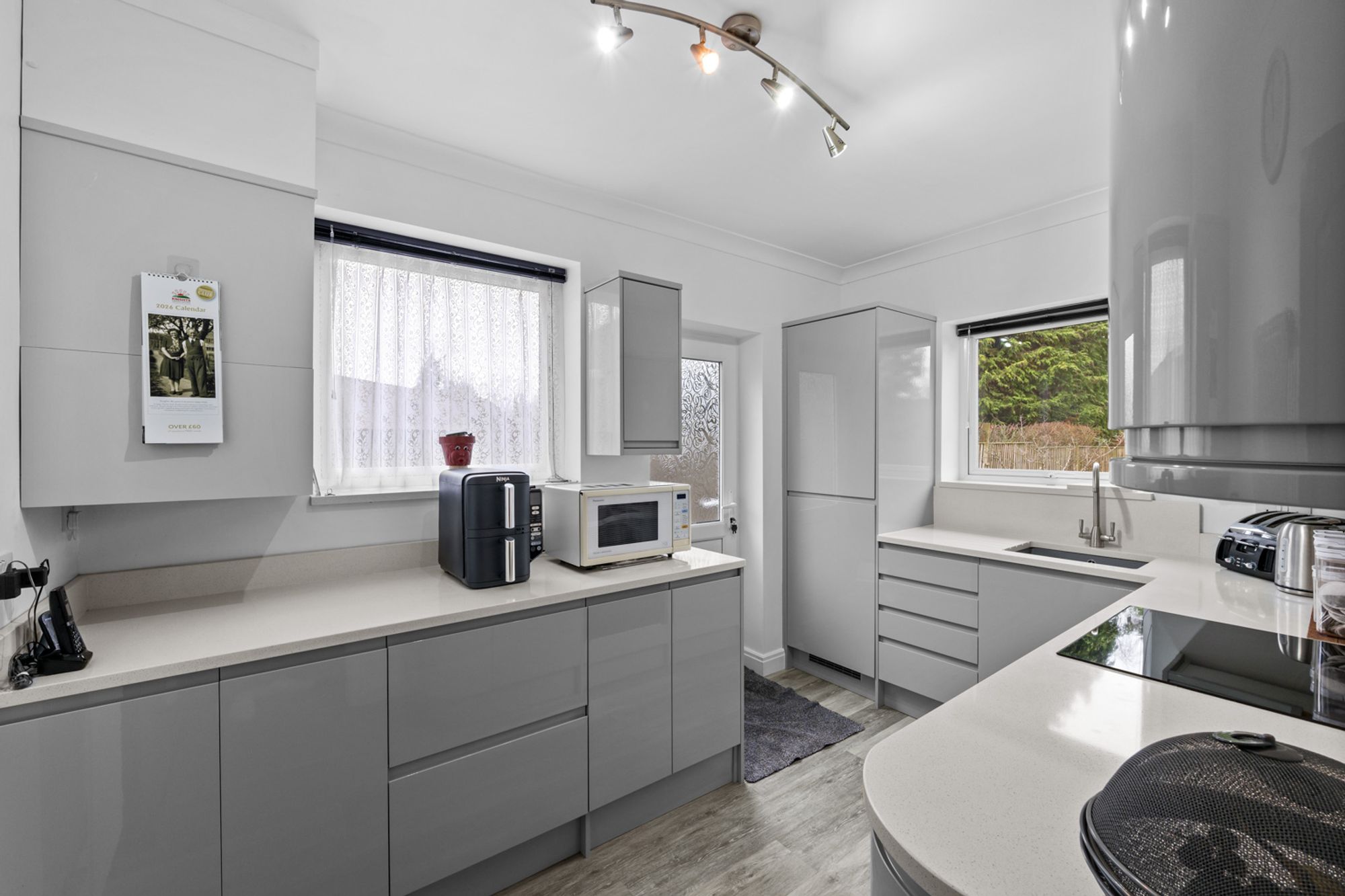 3 bed detached bungalow for sale in Princes Close, South Croydon, CR2  - Property Image 2